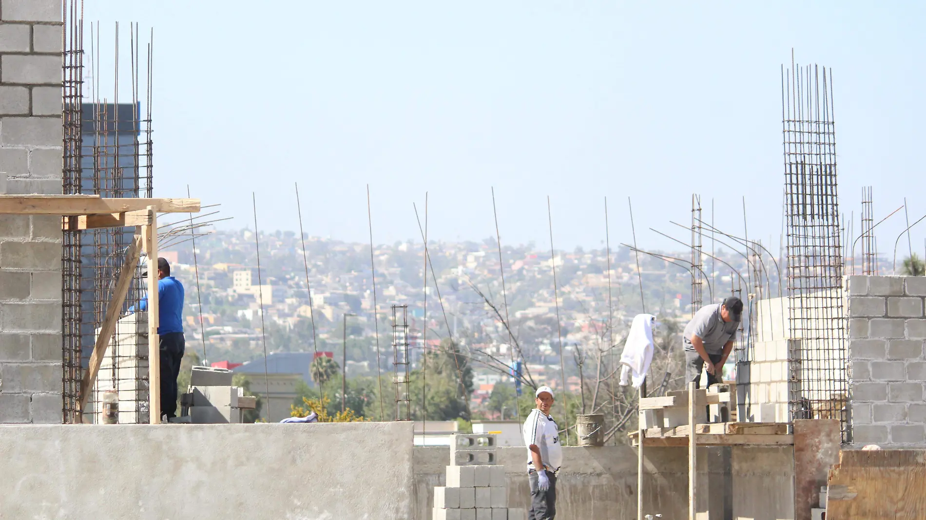 TRABAJADORES CONSTRUCCION (1)